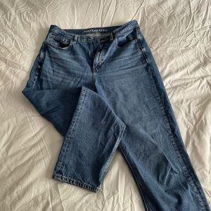 American Eagle High-Rise Mom Jean